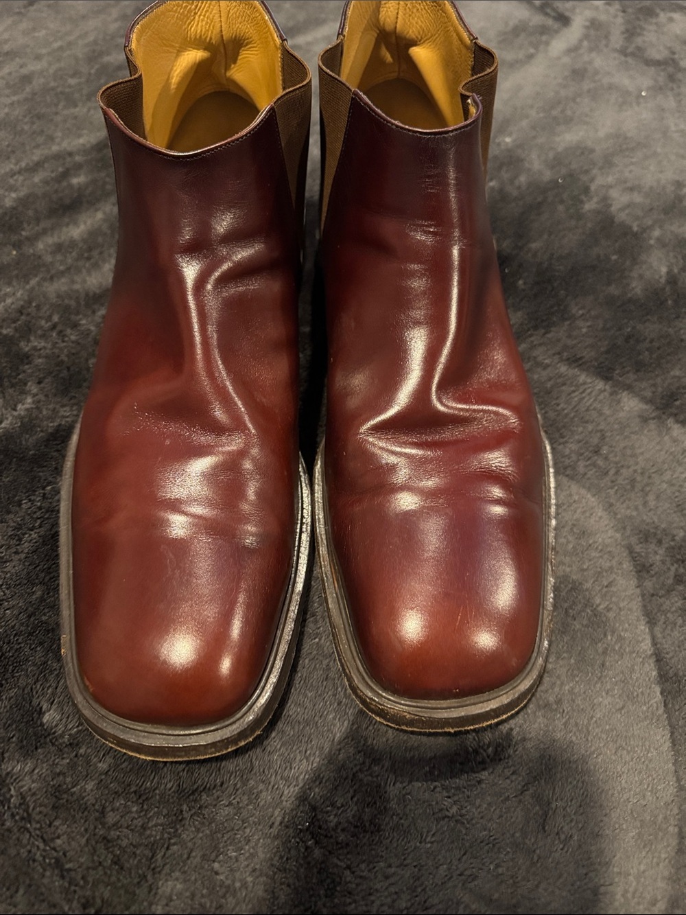 Salvatore Ferragamo Men's Chukka Boots in Burgundy